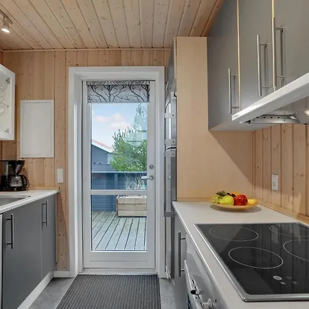 Lovely Home In Ulfborg With Wifi