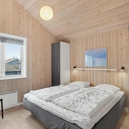 Lovely Home In Ulfborg With Wifi *